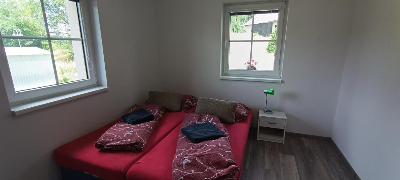Apartman U Lebedu Apartment Strazny Exterior photo